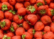 How to Wash Strawberries: A Step-by-Step Guide