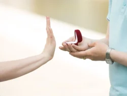 s It Just Cold Feet? 6 Commitment Phobia Signs to Watch For