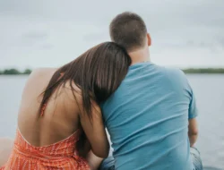 8 Healthy Relationship Myths Ruining Your Love Life