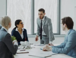 8 Essential Office Meeting Etiquette Rules for Success