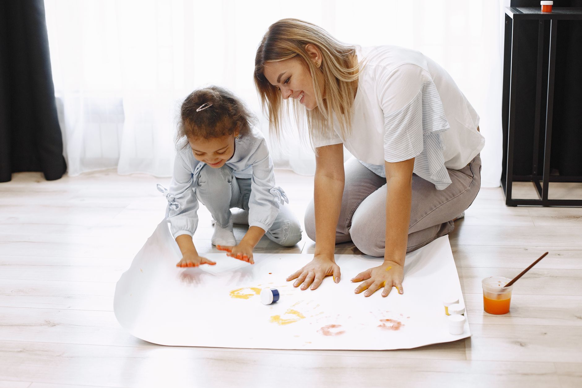 Illustration of 5 parenting tips for child behavior and emotional intelligence