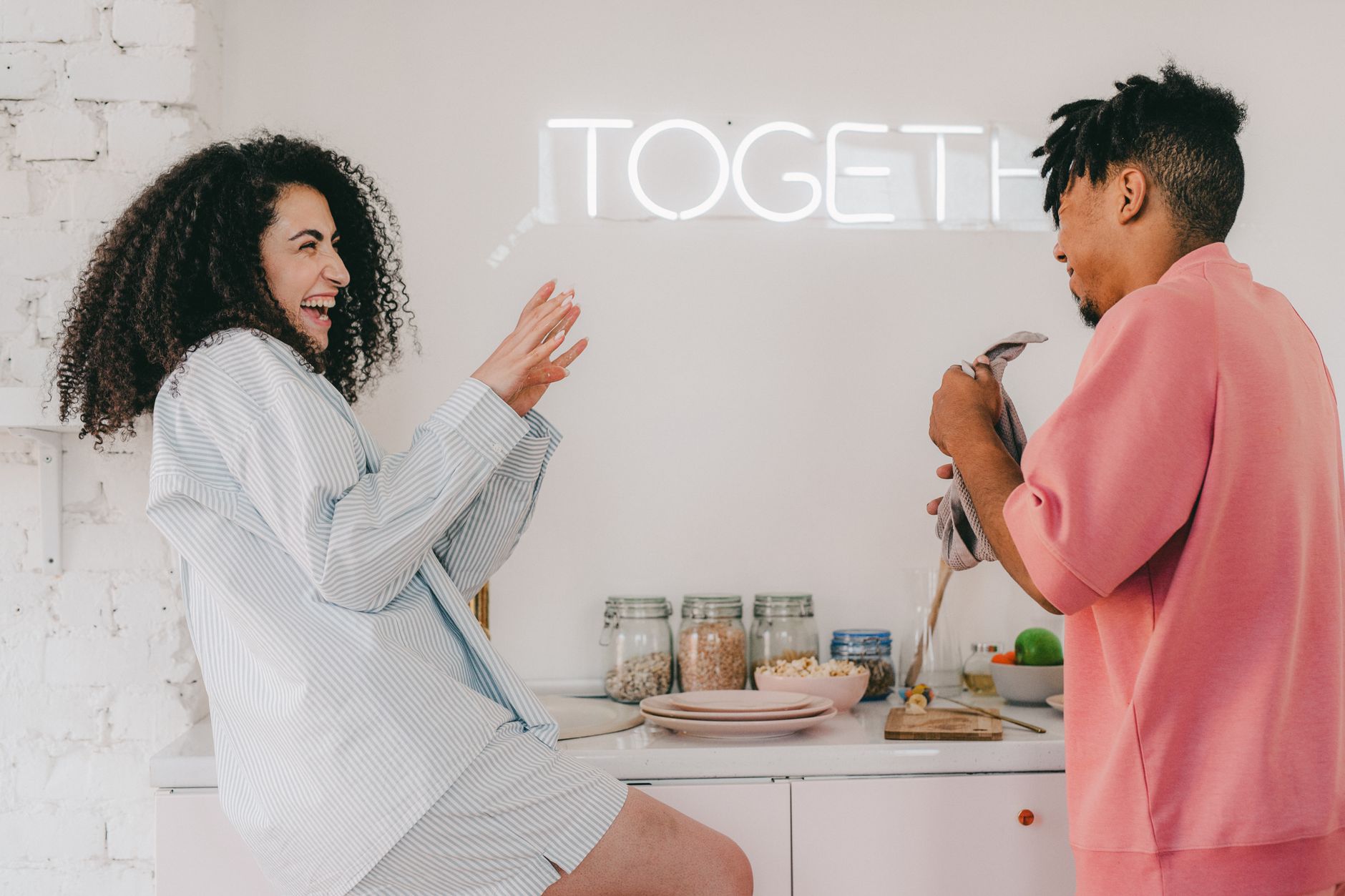 Illustration of 7 healthy relationship signs you've finally found the one