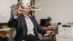 Best financial habits for young professionals to get rich slow