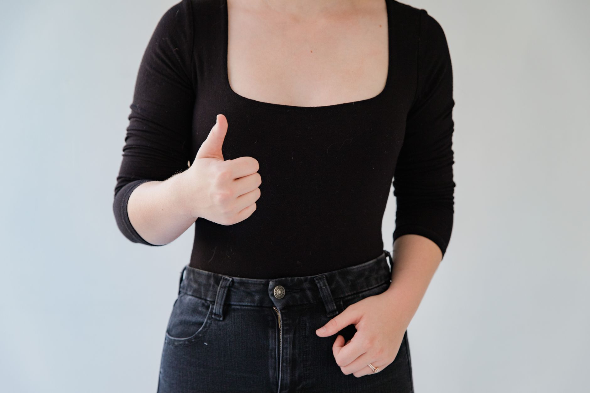 confident body language illustration for Body Language Hacks to Look More Confident and Attractive