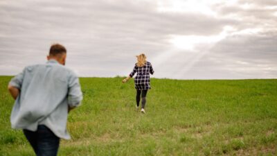 Chasing Uninterested Partner? Signs You Can’t Ignore