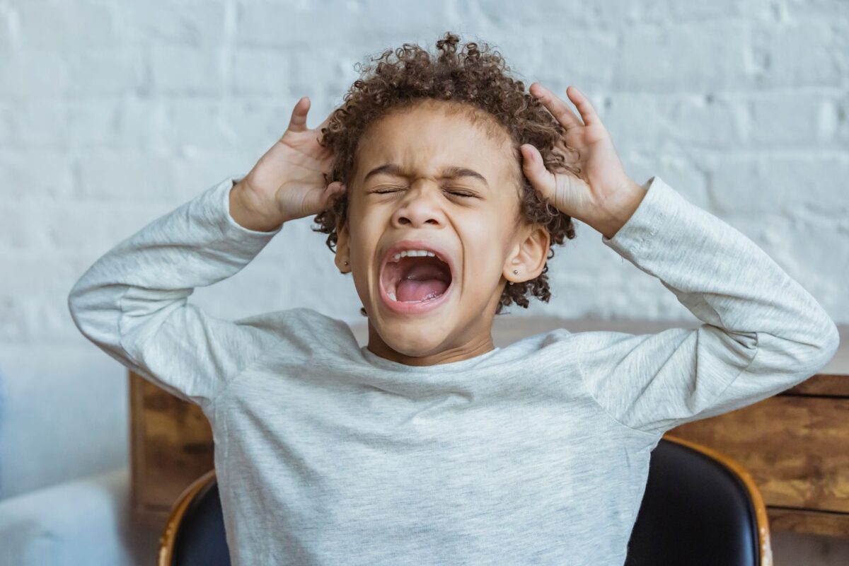 Illustration of Child Anxiety Triggers: Phrases to Avoid & What to Say