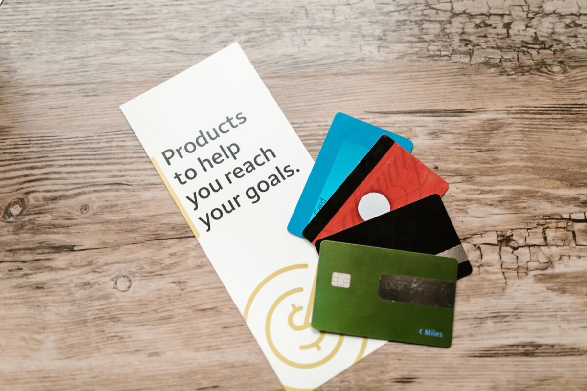 Illustration of Credit Card Mistakes Experts Say to Avoid in 2025