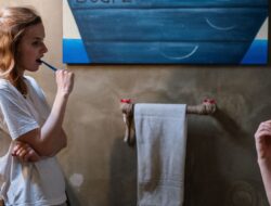 Daily Habits Quietly Straining Your Relationship (And Fixes)