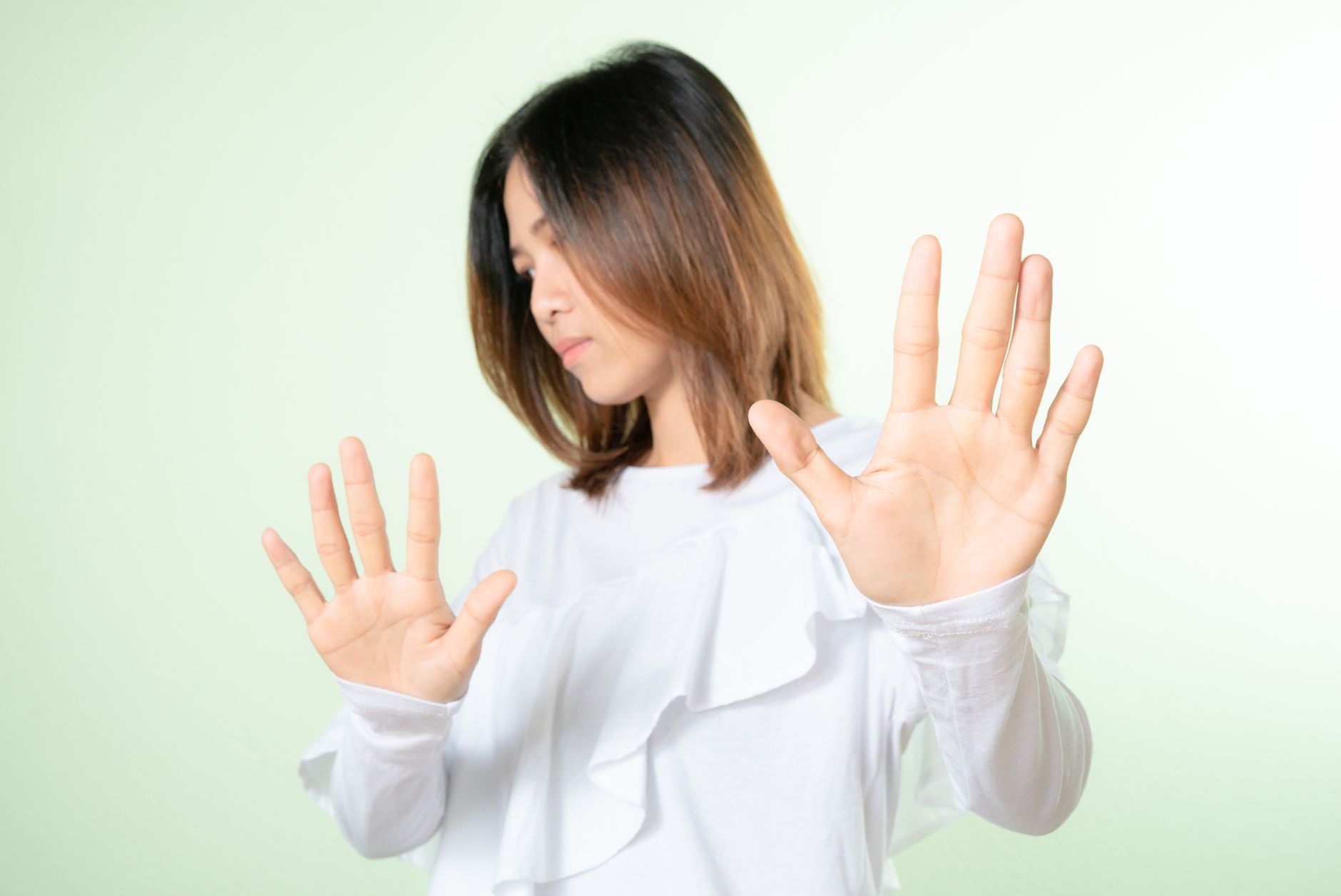 Illustration of Dealing With Rude People: Graceful Comebacks That Work