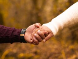 Deep Love Indicators You Might Be Missing Right Now