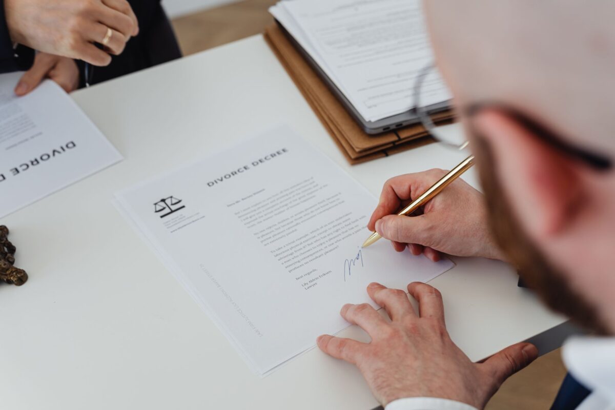 Divorce Warning Signs and How to Save Your Marriage