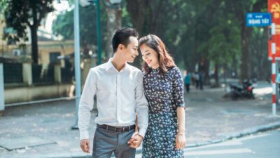Illustration of Emotional Connection Signs You're Probably Missing