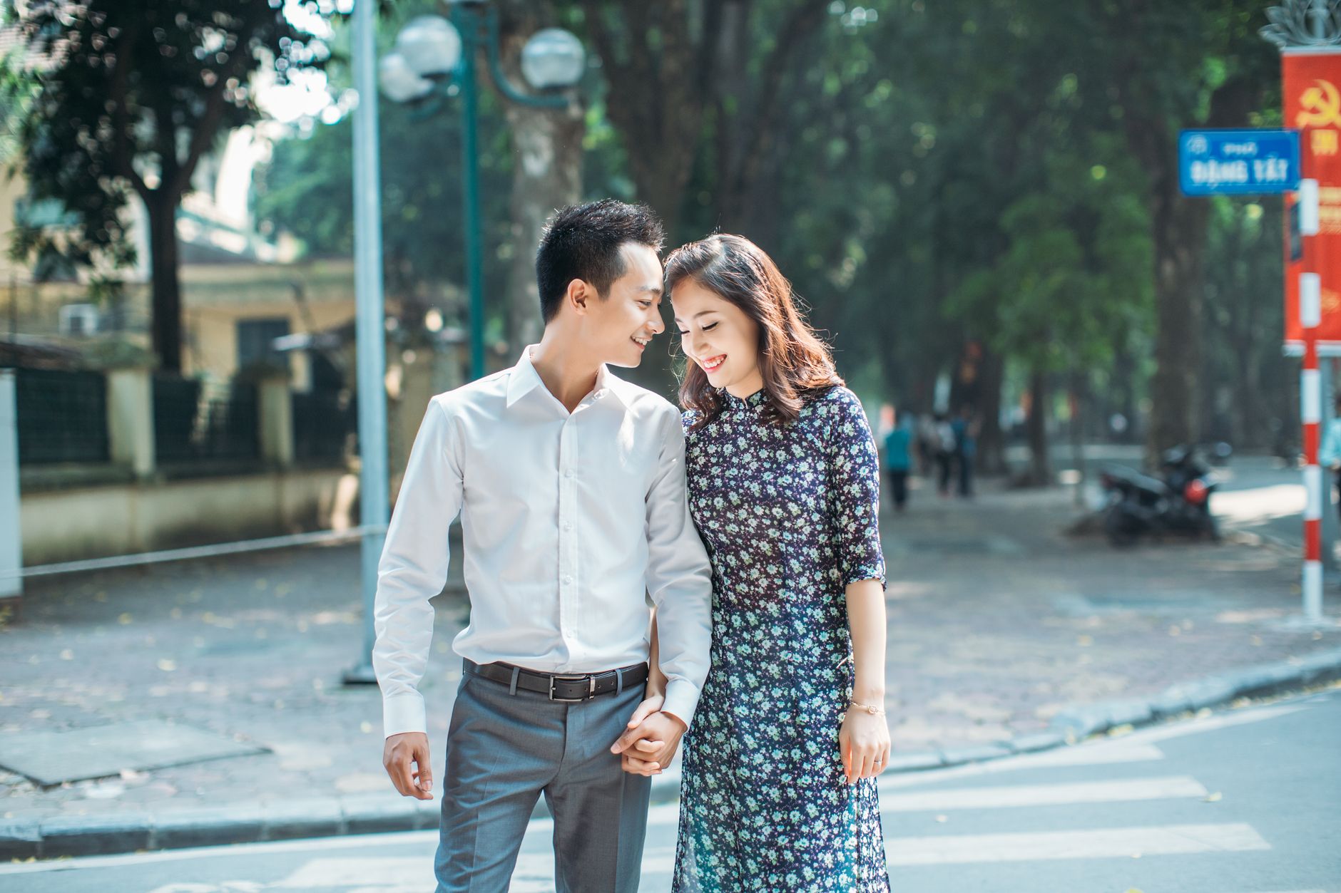 Illustration of Emotional Connection Signs You're Probably Missing