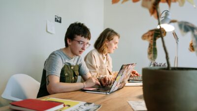 gen z workplace trends illustration for Gen Z vs. Millennial Career Shifts: Key Differences