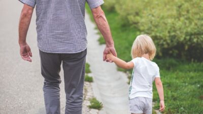 Grandparenting tips for family boundaries and positive parenting