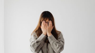 Hidden Body Language Dislike Signs You Probably Missed