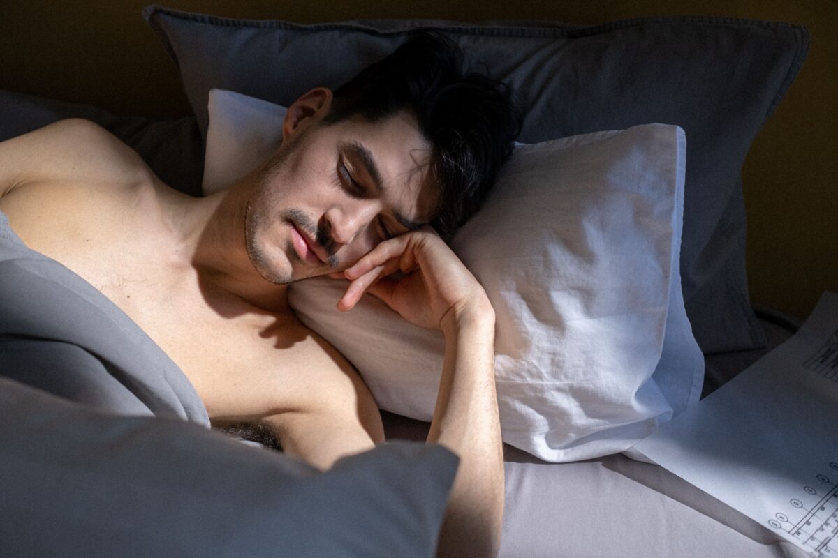 optimal sleep duration illustration for How Many Hours of Sleep You Really Need for Optimal Health