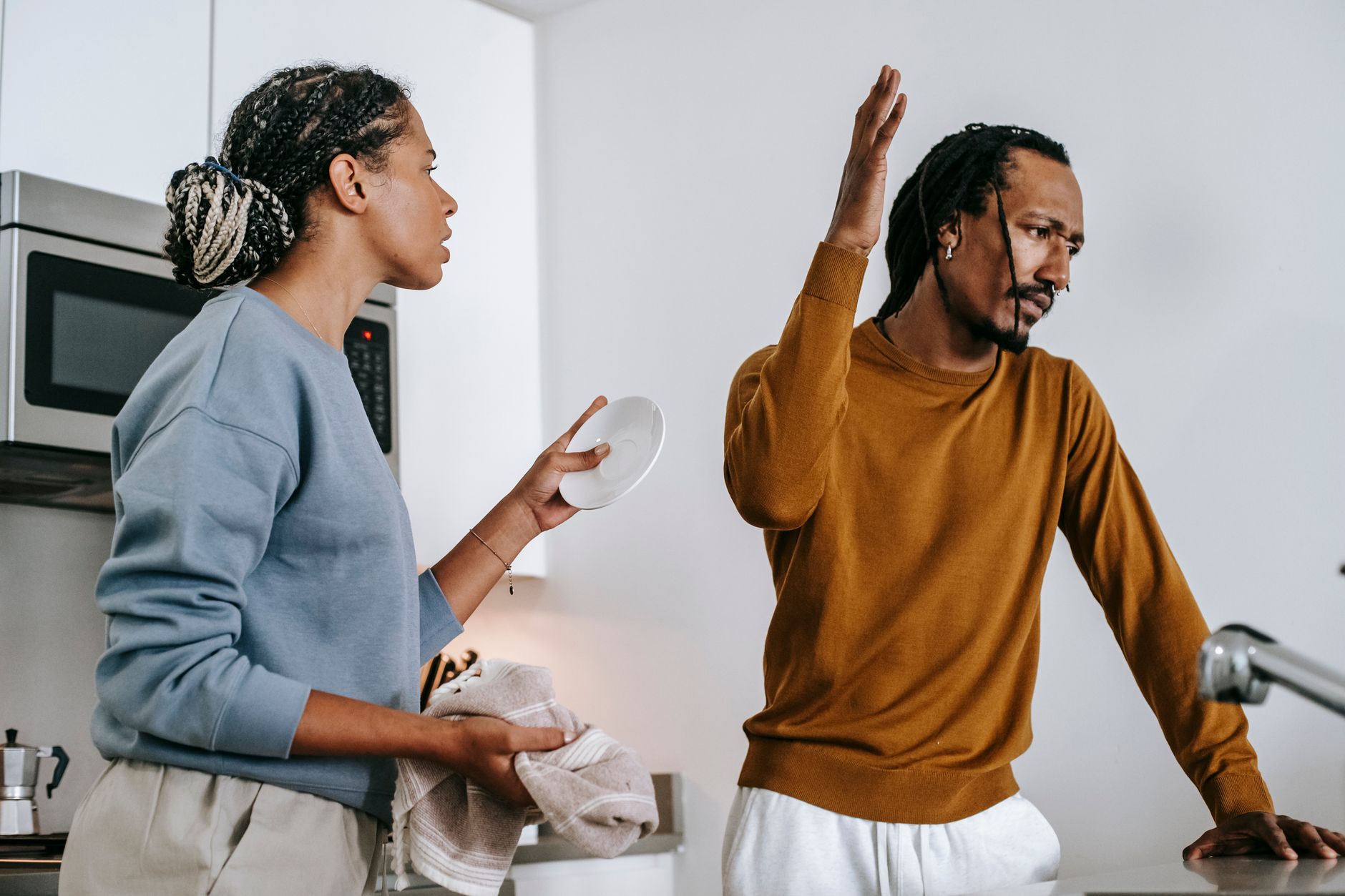 Illustration of Incompatible Partner Traits Most People Miss Early