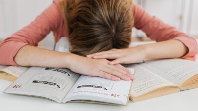 academic burnout illustration for Is high functioning burnout ruining your grades without you knowing?