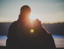 Is it real? The early signs of falling in love revealed