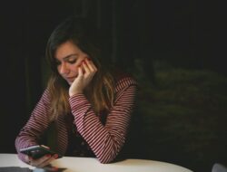 Gaslighting Signs: How to Spot Emotional Abuse Early
