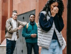 Overcome social anxiety at networking events easily