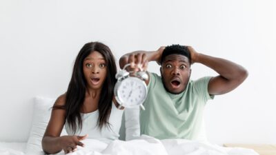 Illustration of Oversleeping Health Risks: Warning Signs of Too Much Sleep