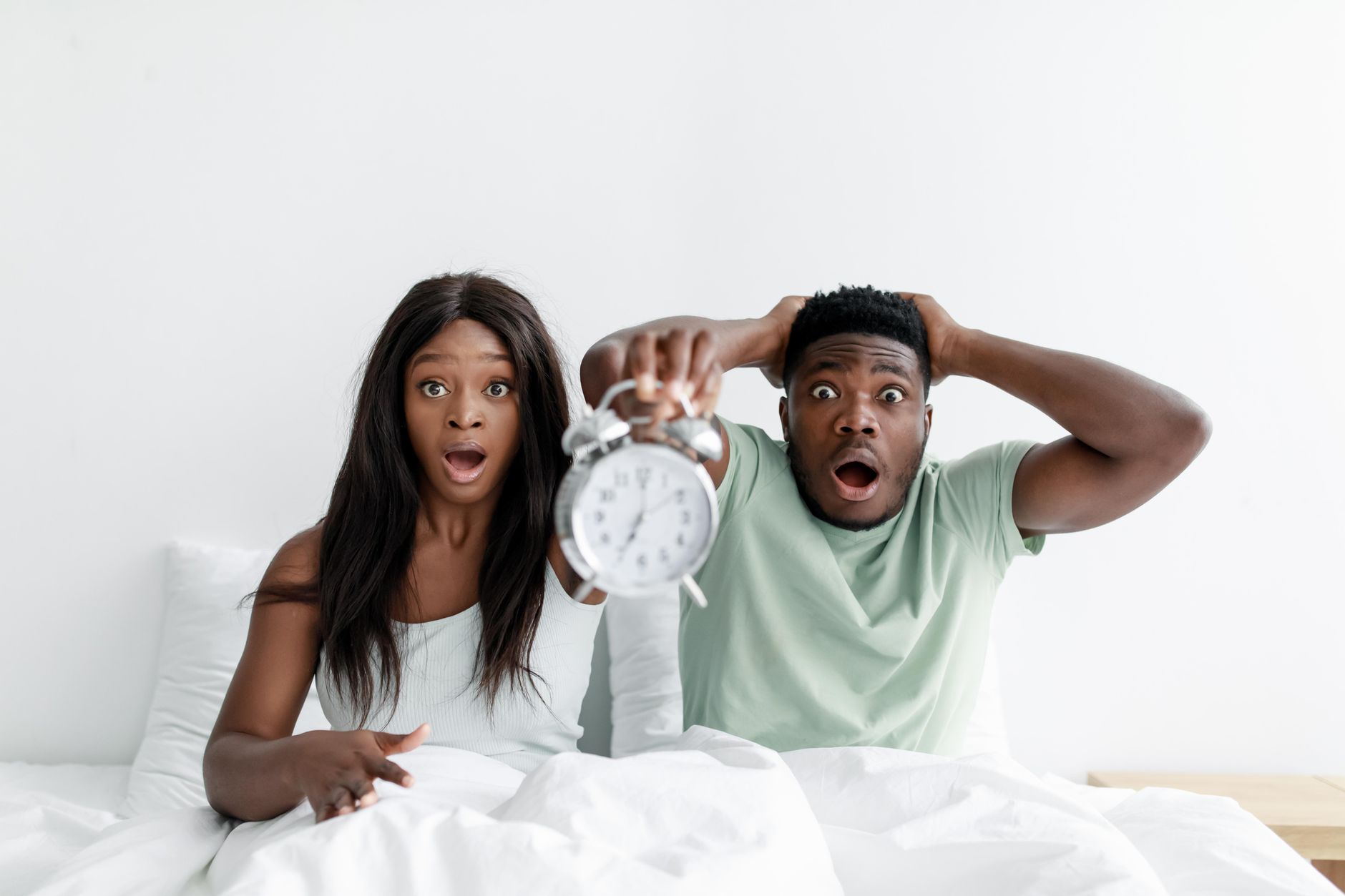 Illustration of Oversleeping Health Risks: Warning Signs of Too Much Sleep