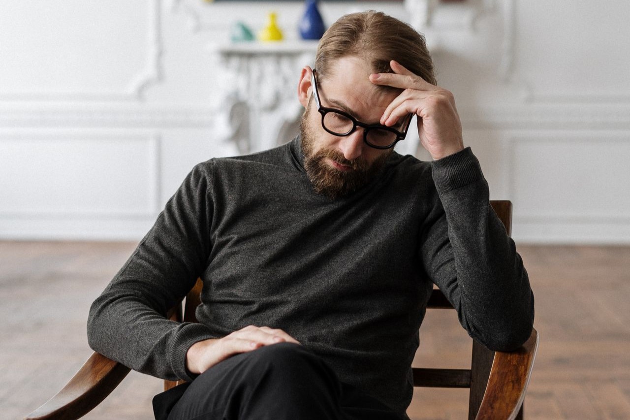 Can't let go of past? Try this psychology trick — Featured image