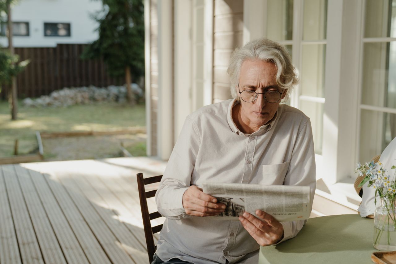 Cataract Symptoms You Might Mistake for Normal Aging Eyes — Featured image