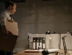 How to Safely Exit a Toxic Work Environment
