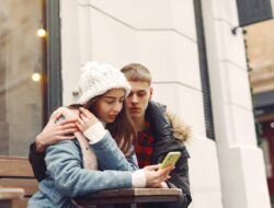 How to Tell If Someone Loves the Idea of You More Than the Real You