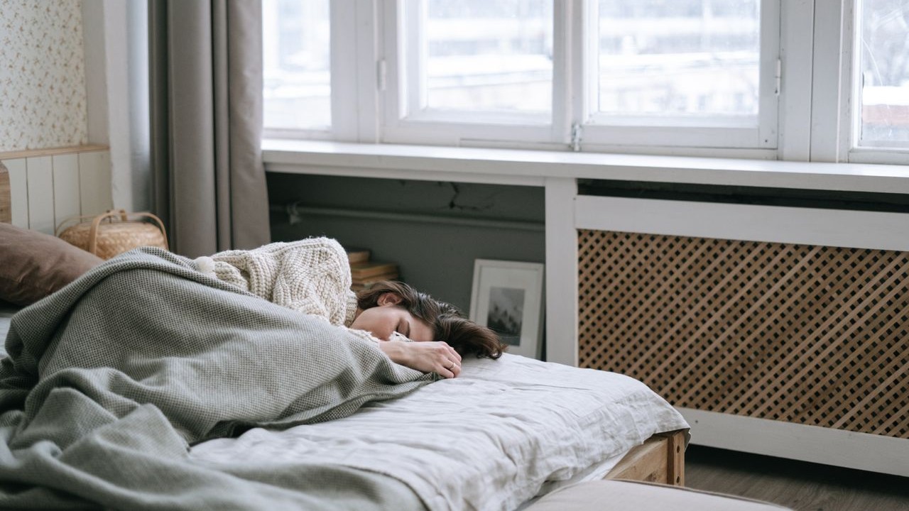 Sleep Duration and Aging: How Your Nights Shape Your Cells — Featured image