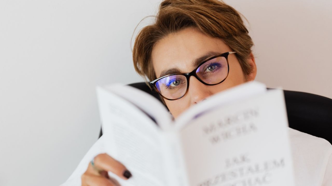 Does Higher IQ Mean Better Body Image? What Research Shows — Featured image