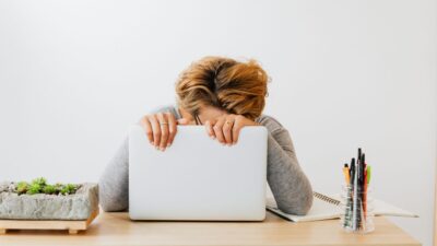 Are You a Job-Hugger? The Hidden Danger of Career Stagnation