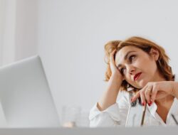 Why email anxiety is ruining your mornings