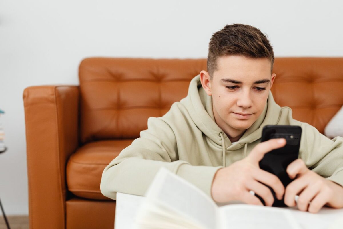 Gen Z vs Millennials: Surprising Lifestyle Shifts — Featured image