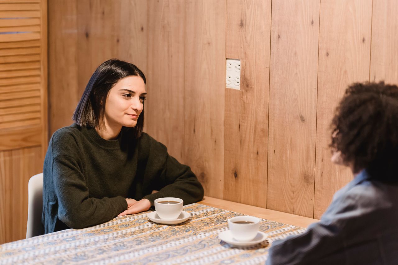 Empathy phrases to connect deeply with anyone — Featured image