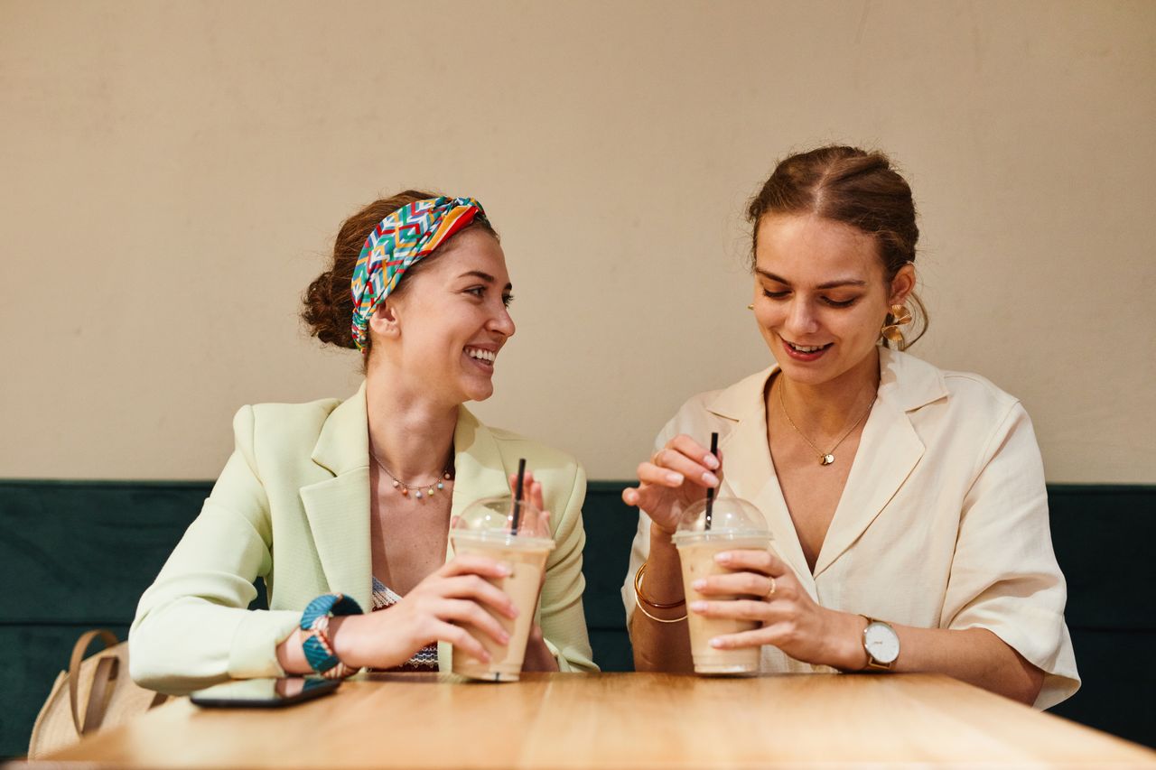 Why Toxic People Make Friends Easily: Psychology Explains — Featured image