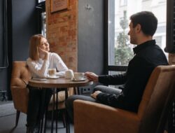 Subtle signs someone likes you after just one chat
