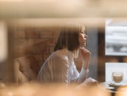 Why Women Stay in Unhappy Marriages: Key Dynamics