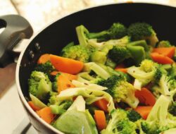 Why cancer research experts skip these foods every day