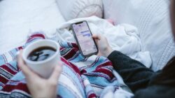 Texting Habits That Reveal Your Generation (and Age)