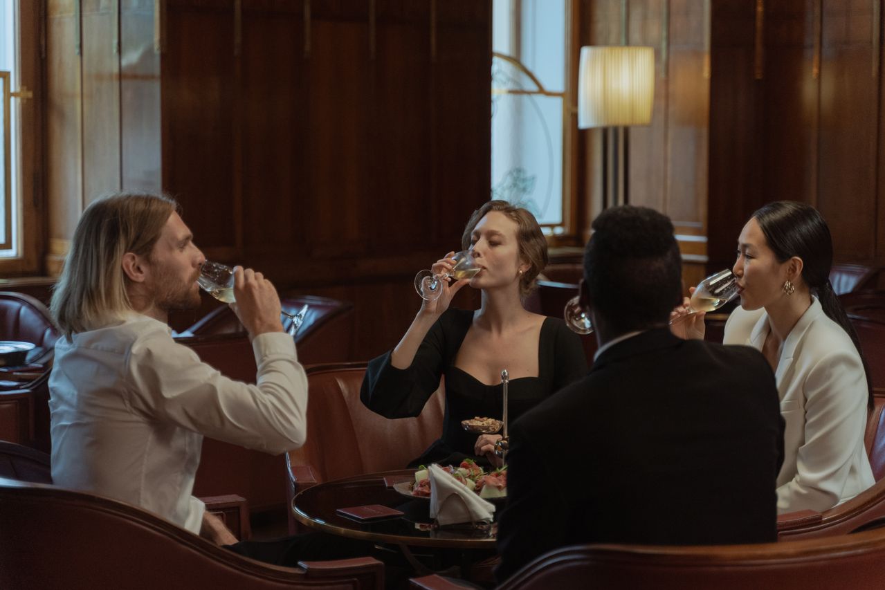 Everyday Habits That Quietly Undermine Your Classy Image