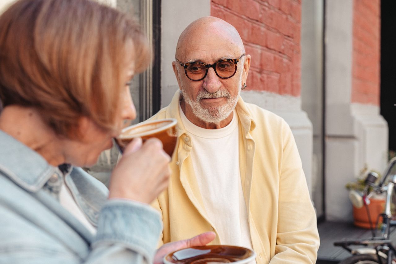 Dating Mistakes Men Over 50 Make Without Knowing It — Featured image