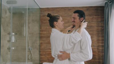Relationship Red Flags in Women: Dealbreakers to Spot