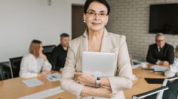 Mastering overcoming imposter syndrome senior role for success — Featured imag