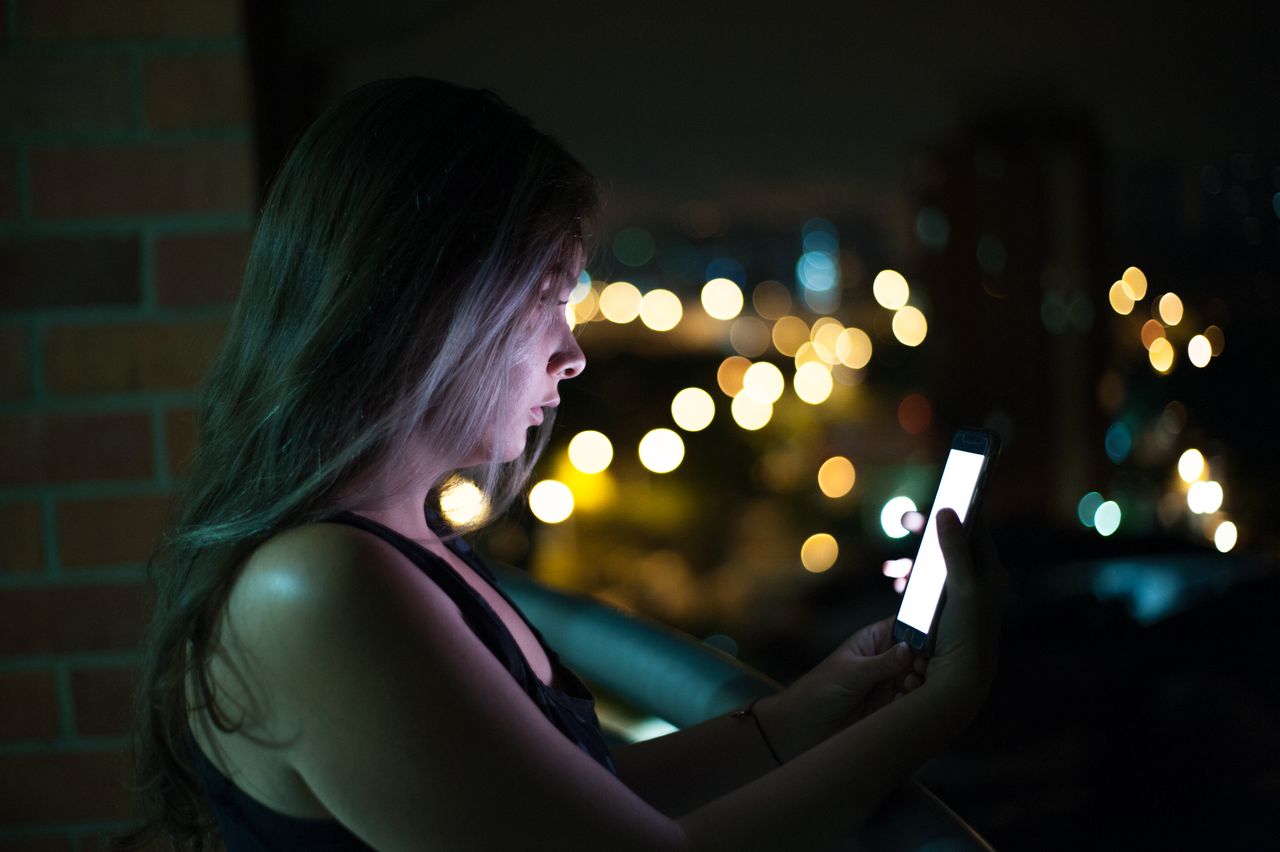 Why Hyper-Connected Gen Z Feels So Lonely Online — Featured image