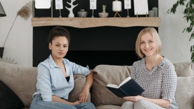 read people psychology illustration for Psychological Tricks to Read People and Their Behavior
