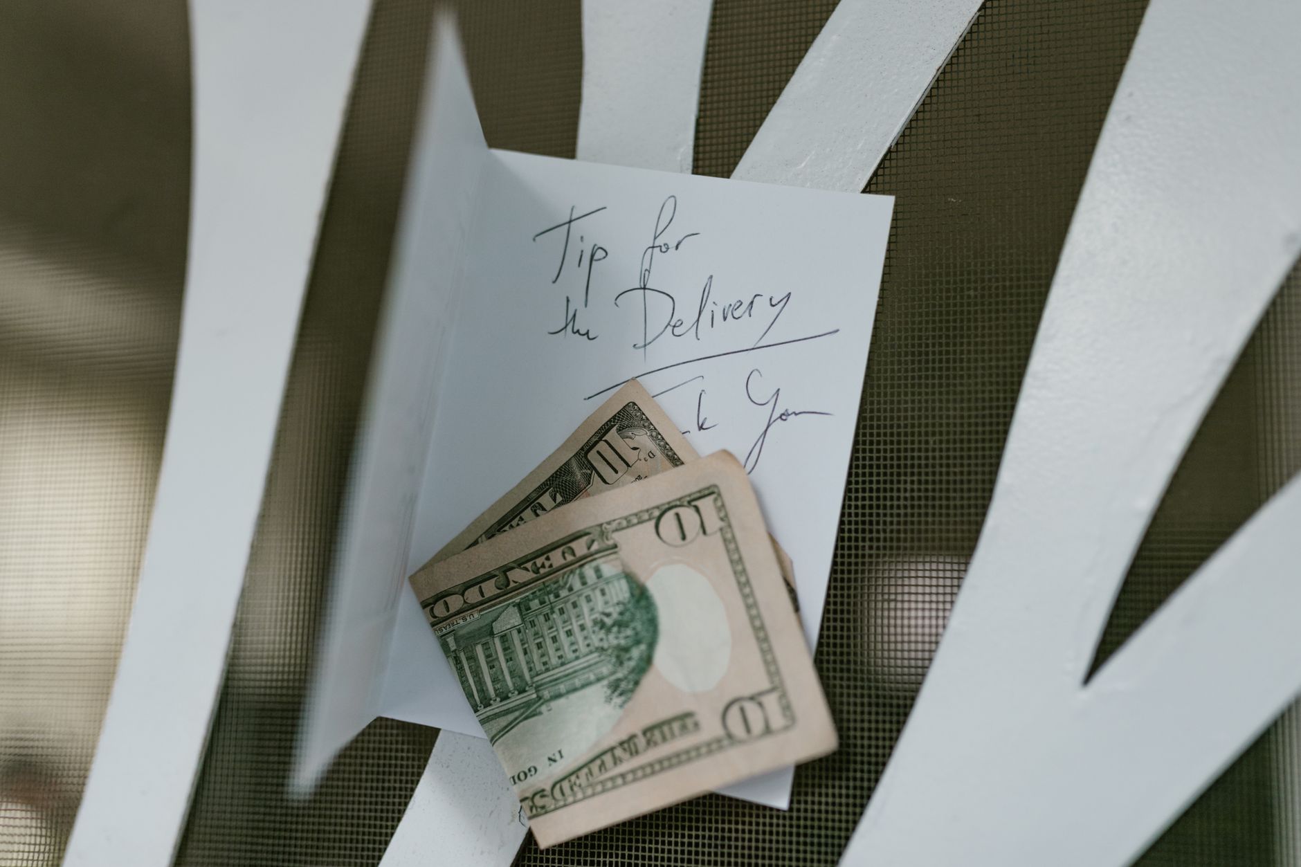 tipping rules US CA illustration for Restaurant Tipping Guide: US & CA Gratuity Rules